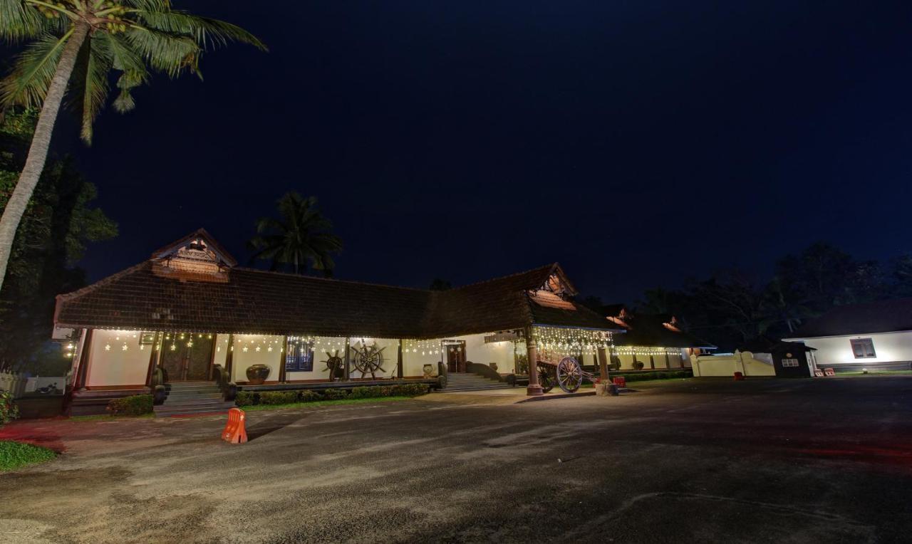 فندق ترافانكور بالاس Alappuzha المظهر الخارجي الصورة
