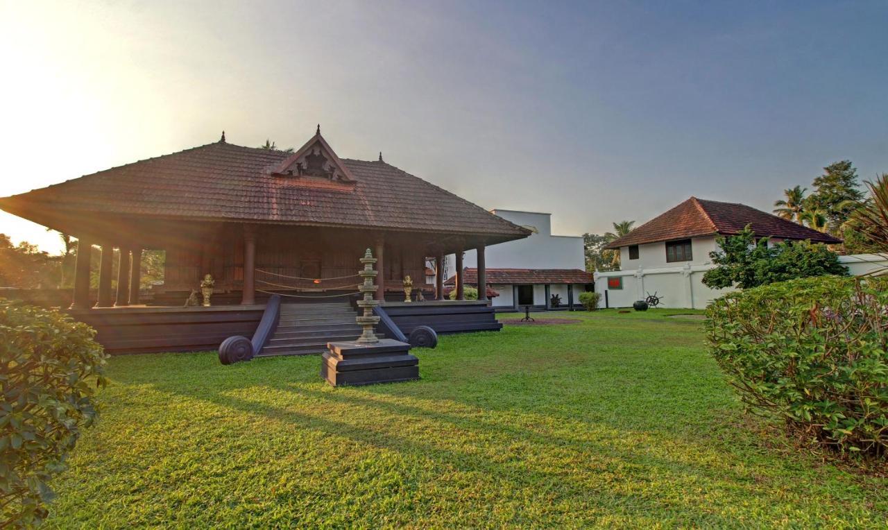 فندق ترافانكور بالاس Alappuzha المظهر الخارجي الصورة