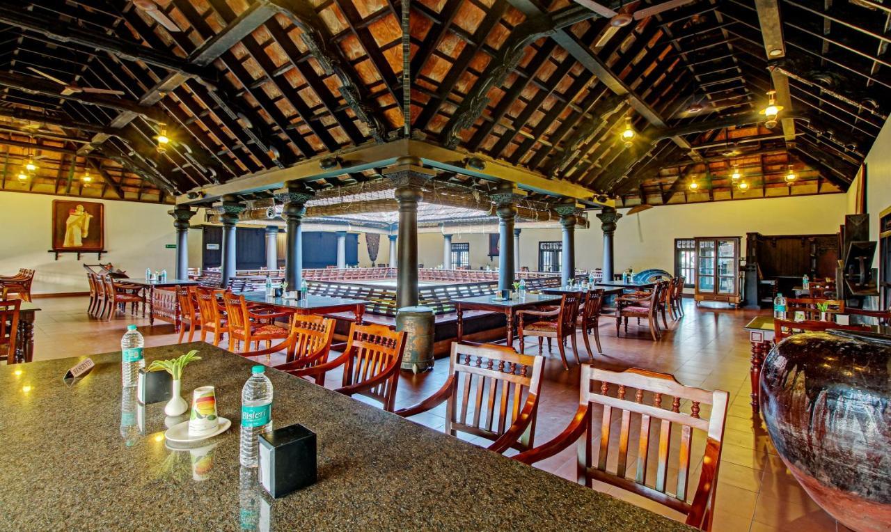 فندق ترافانكور بالاس Alappuzha المظهر الخارجي الصورة
