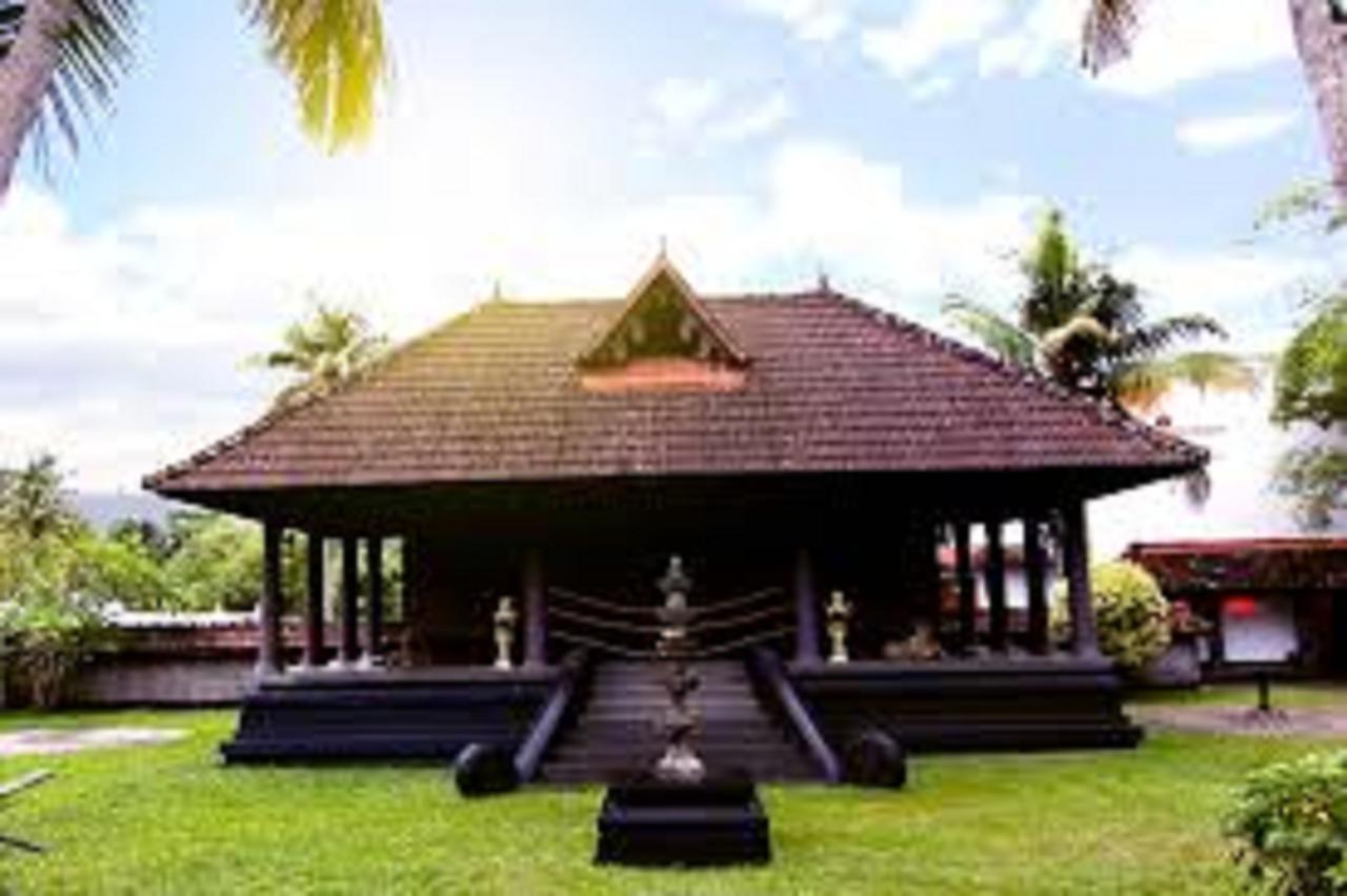 فندق ترافانكور بالاس Alappuzha المظهر الخارجي الصورة