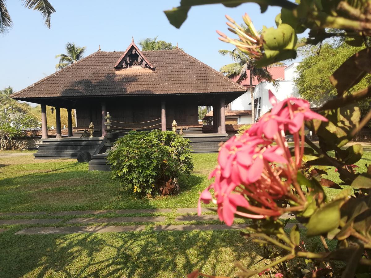 فندق ترافانكور بالاس Alappuzha المظهر الخارجي الصورة